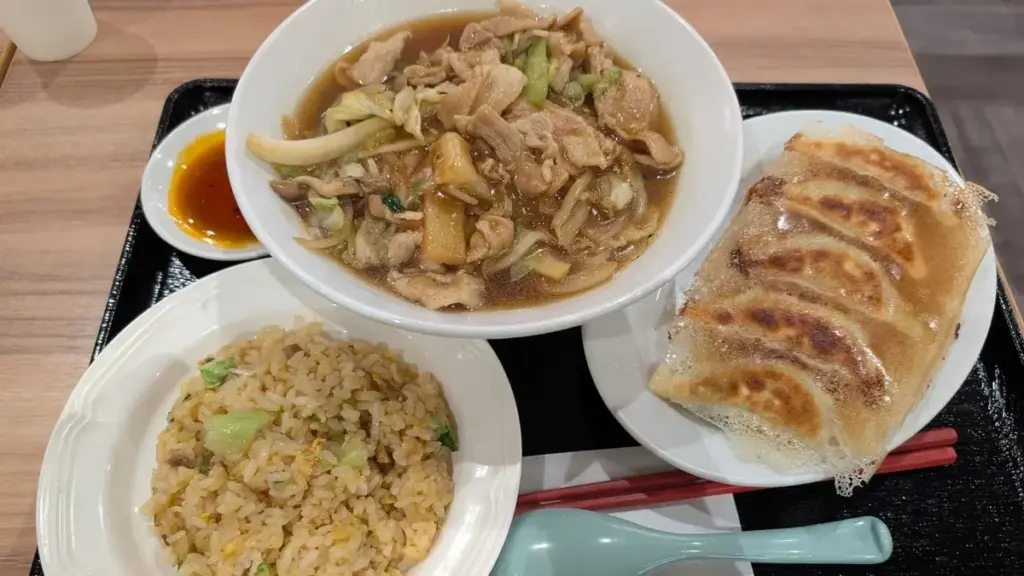 ラーメン・チャーハン・羽根つき餃子(新高岡イオンのフードコート)