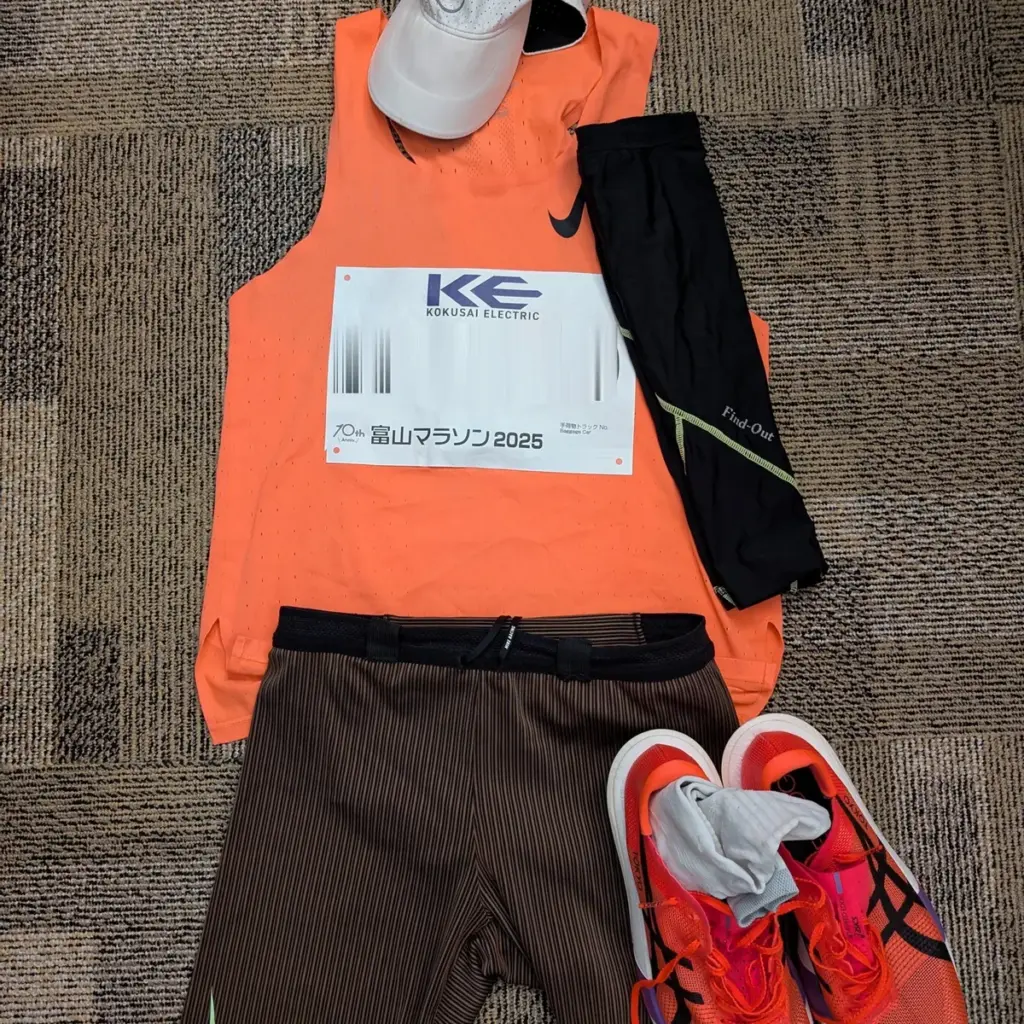 当日のウェア一式(キャップ/シングレット/ハーフタイツ/アームカバー/シューズ)