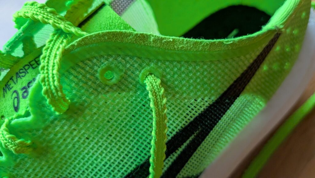 エッジ東京のシューレース位置変更